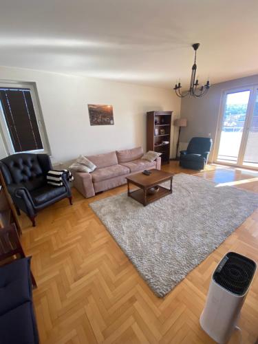 Geräumiges Apartment im Stadtzentrum, Prisztina