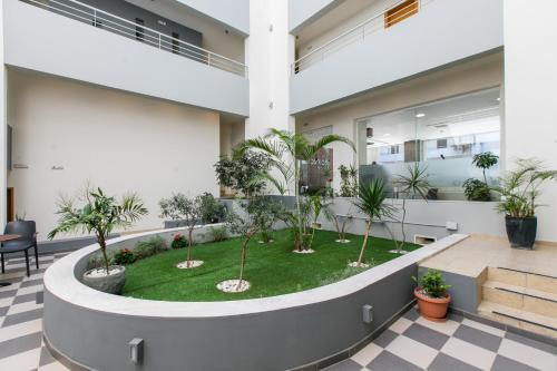 Cosmos Hotel - image 6