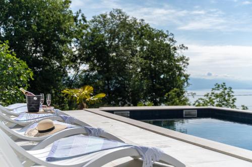 Villa Mare&Monti in Opatija, Heated pool with sea view in Veprinac