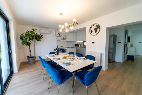 Villa Mare&Monti in Opatija, Heated pool with sea view in Veprinac