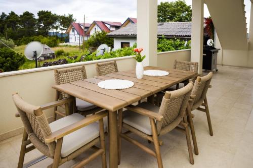 Three-Bedroom Villa image 9