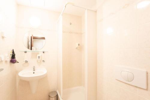 Special Offer - Double room and Spa Package image 2