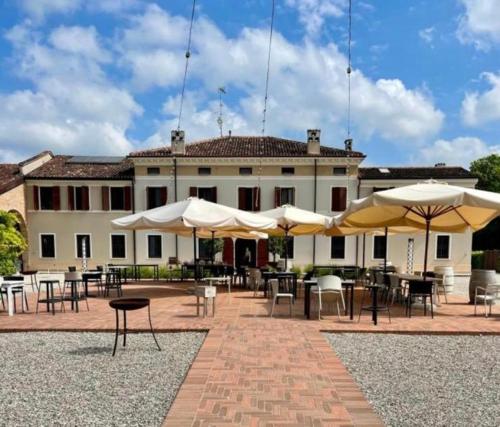 . OSTERIA DI CIMBRIOLO E DORMIRE AL CIMBRIOLO