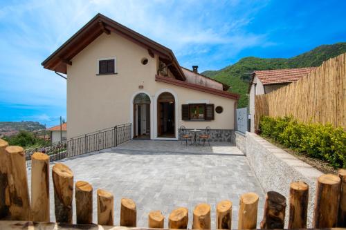 Il Vigneto di Nonno Pietro in Аджерола