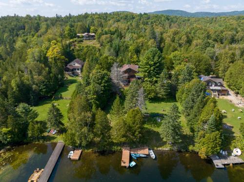 Refuge du plaisir in Wentworth-Nord (QC)