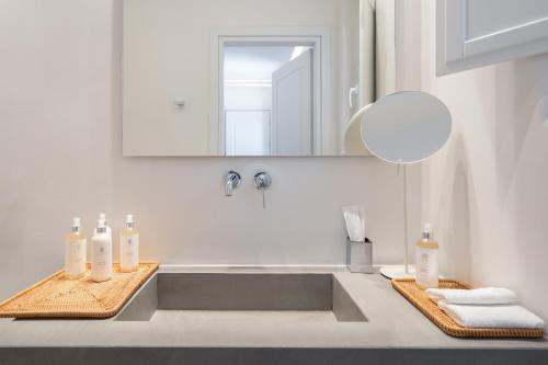 564171126 NĒRO Suites by NOMÉE Hospitality Group