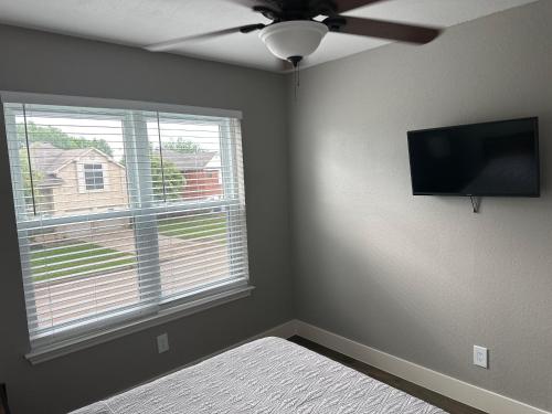 Cozy open house 1349Jasmine Dr home away from home in Lewisville, USA