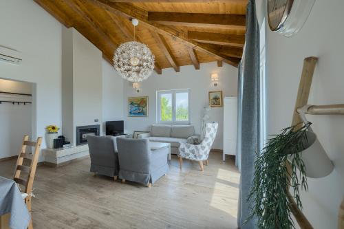 Casa Leone by Istra Vacation in Sutivanac
