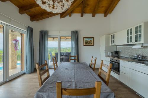 Casa Leone by Istra Vacation in Sutivanac