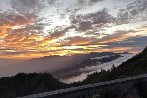 สภาพแวดล้อมโดยรอบ, Full House Casa Cogumelo Pico da Cruz in จาเนลา