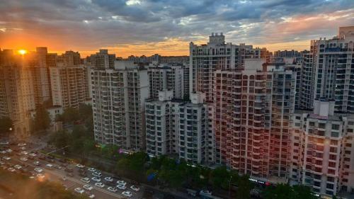 Chaoyang Joy City Hardcover Apartment in Pekín