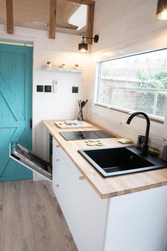 virtuve, Tiny House Le Poulailler in Bousbecque
