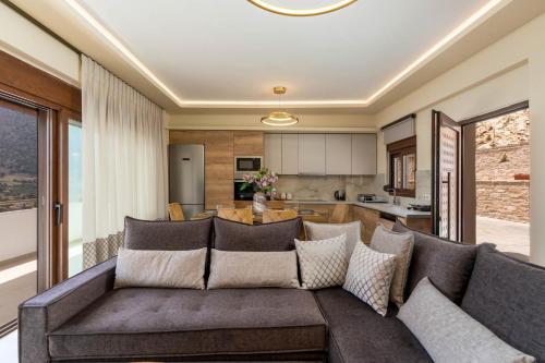 Brikis Villa 1 - With Private Pool - image 3
