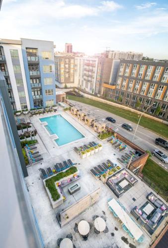 Experience Modern Comfort at Savoy in Charlotte in Charlotte, USA