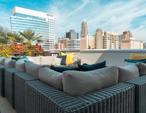 Experience Modern Comfort at Savoy in Charlotte in Charlotte, USA
