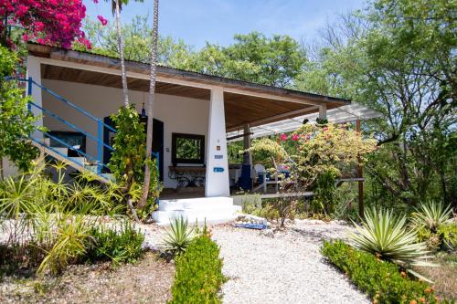 Exterior view, Marbella Retreats Casa Azul in Santa Cruz