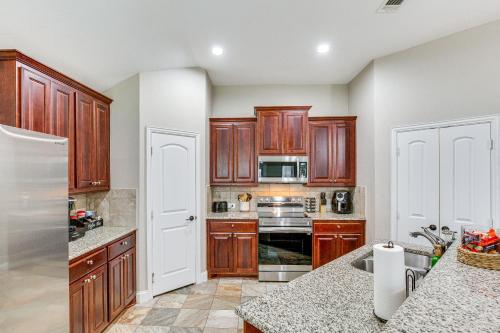 Greenville Vacation Rental with Gas Grill! in Greenville, USA