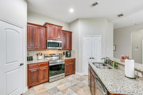 Greenville Vacation Rental with Gas Grill! in Greenville, USA