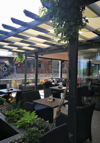 Pub/Lounge, Bracera Inn in Malinska
