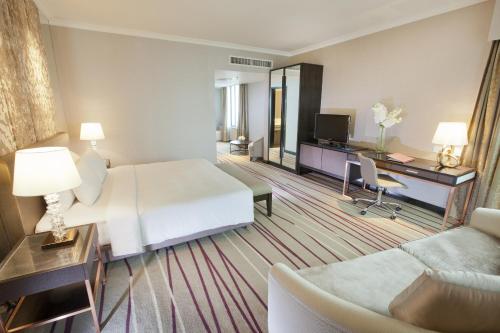 room detail thumbnail 1