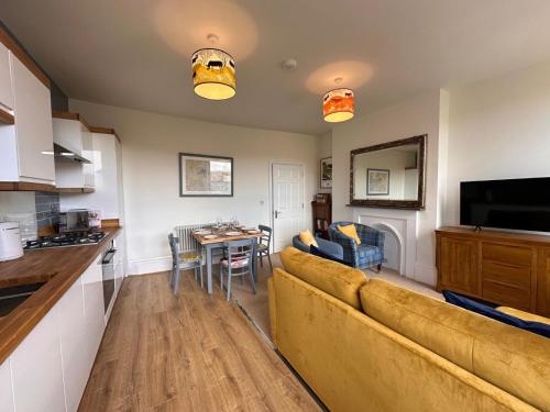 Opera View - 2 Bed Apartment, Buxton (foto 3)