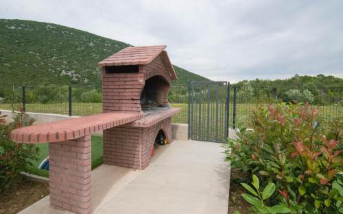 Villa Sky D 9&1 with tennis court and heated pool in 奧米斯