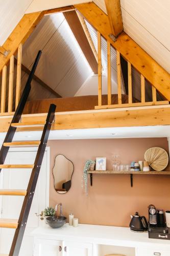 Sfeervol Tiny House met luxe jacuzzi & tuinkamer in Heerenveen