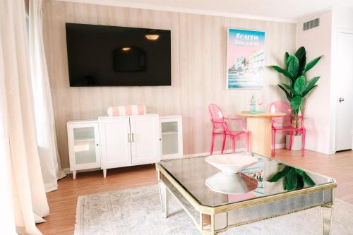 Beach-Pool-Private Balcony Beach-Pool-Private Balcony