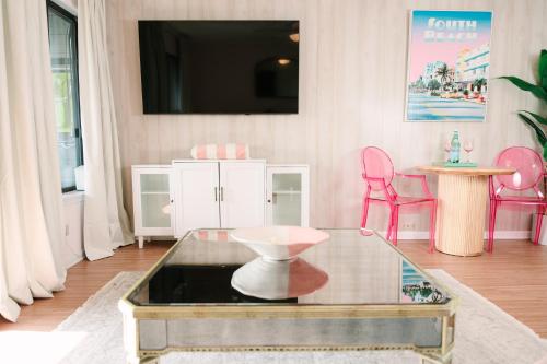 Beach-Pool-Private Balcony Beach-Pool-Private Balcony