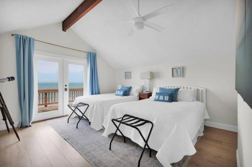 Beachfront Private ll Beach Access ll Luxe Bedroom