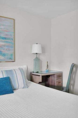 Beachfront Private ll Beach Access ll Luxe Bedroom