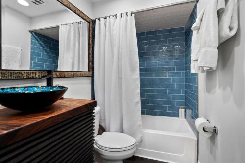 Beachfront Private ll Beach Access ll Luxe Bedroom