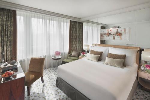 Superior Queen Room image 4