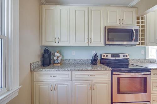 Updated Cape Charles Home about 2 Miles to Beachfront! - image 3