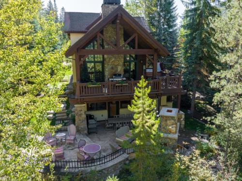 East Vail Creekside Luxury with Hot Tub in Vail, USA