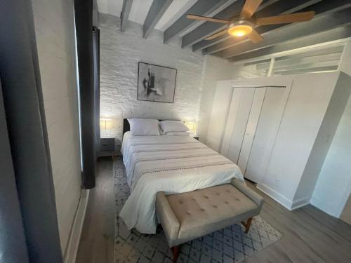 Downtown Vibes 2BR Parking Bikes