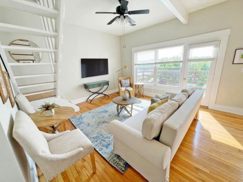 Mt Adams 2BR - Deck - River Views - 3-min to Dtown in Cincinnati, USA