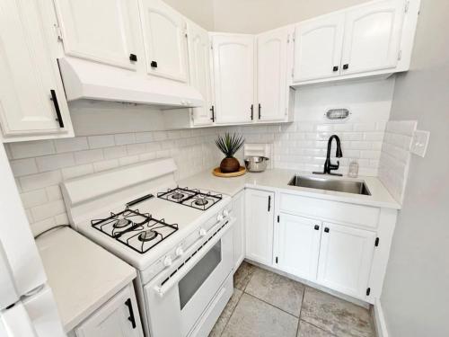 Mt Adams 2BR - Deck - River Views - 3-min to Dtown in Cincinnati, USA