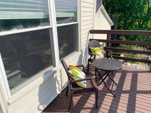 Mt Adams 2BR - Deck - River Views - 3-min to Dtown in Cincinnati, USA