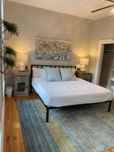 Mt Adams 2BR - Deck - River Views - 3-min to Dtown in Cincinnati, USA