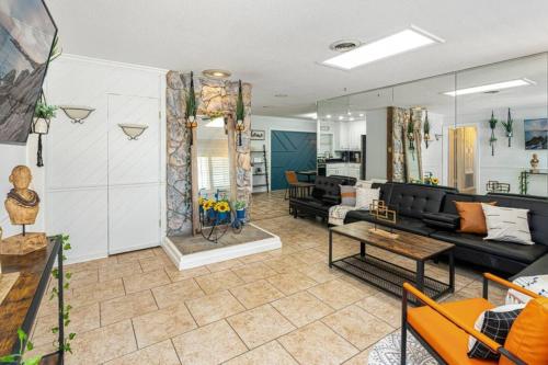 Mid-century Oak Tree Near Downtown Orlando -3beds in Orlando, USA