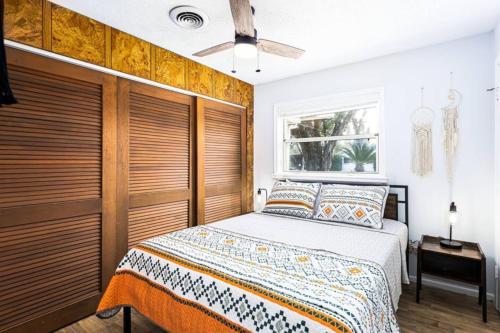 Mid-century Oak Tree Near Downtown Orlando -3beds in Orlando, USA