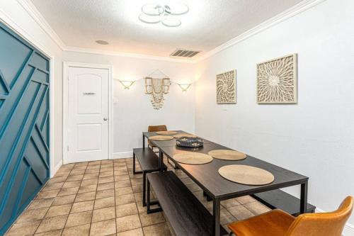 Mid-century Oak Tree Near Downtown Orlando -3beds in Orlando, USA