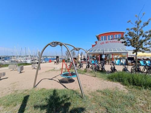 Am Rundsteg 14 1.2km von Strandallee entfernt