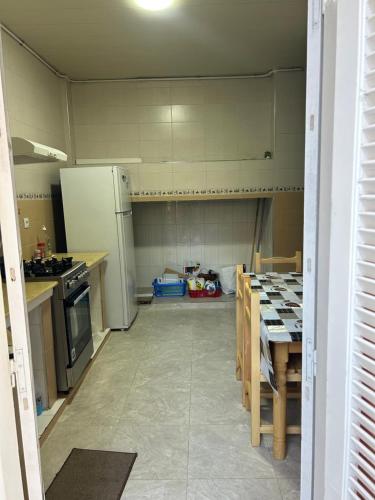 מטבח, Yassine's home in ג'יג'ל