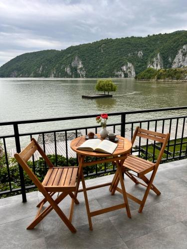 Kilátás, Pensiunea SEPTEMBRIE in Eselnita