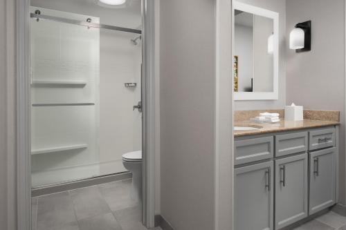 Two-Bedroom Suite image 10