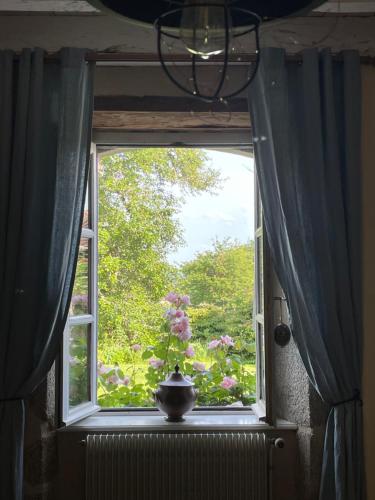 ทัศนียภาพภายนอกโรงแรม, Le bain d'Alice in แซ็ง-โลรอง-ซูร์-กอร์