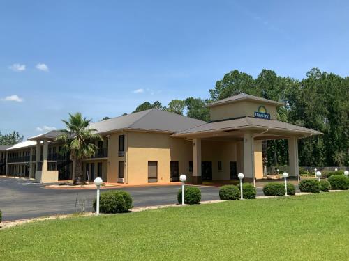 Days Inn By Wyndham Lake City I-10