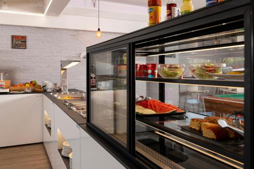 Comida y bebida, Apartaments Els Llorers in Lloret de Mar